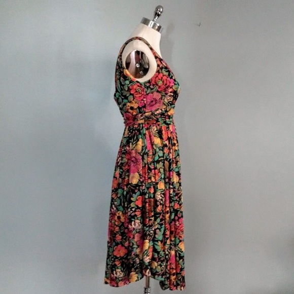 Vintage 70s floral dress with asymmetrical hem xs - Picture 3 of 6